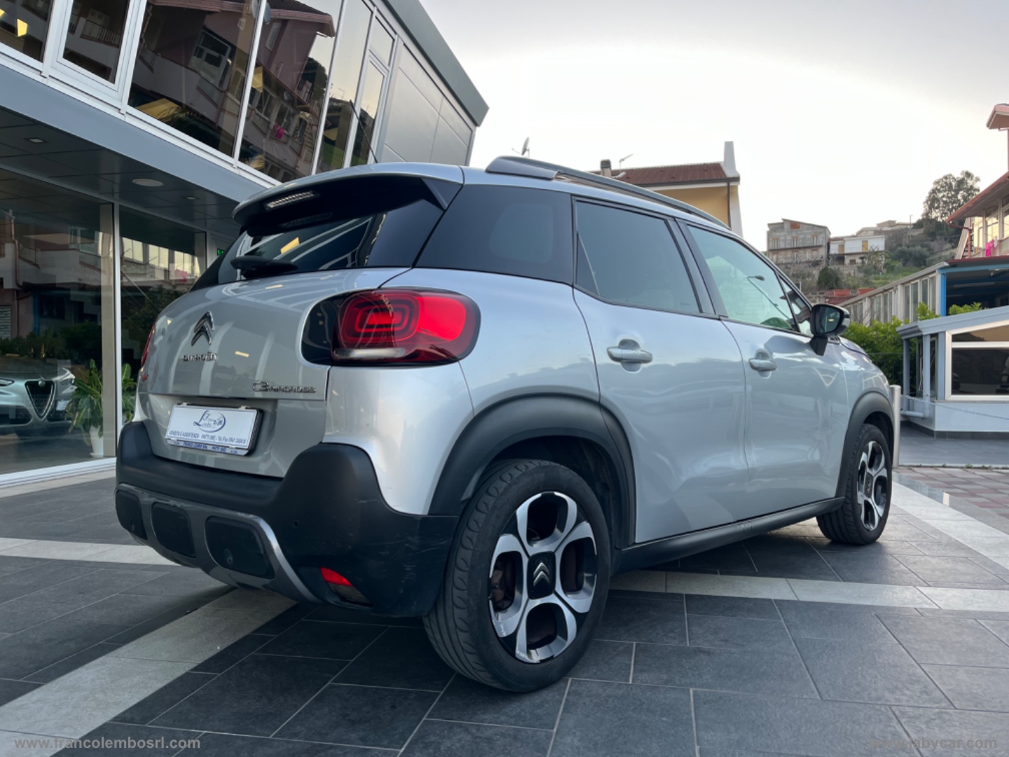 C3 Aircross BlueHDi 100 Shine - immagine 3