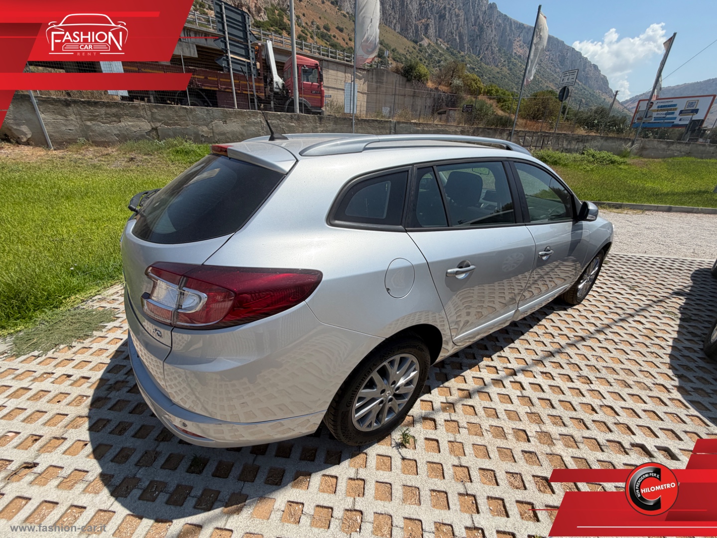 Mégane 1.5 dCi 110 CV SporTour Limited - immagine 3