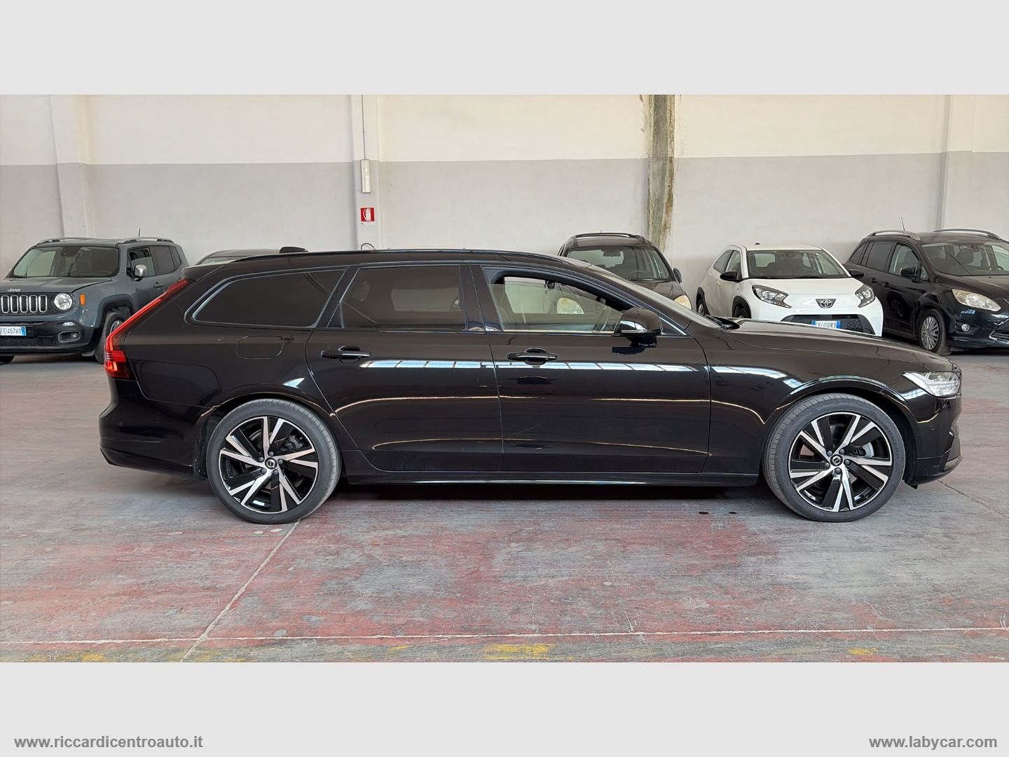 V90 T6 Rech. AWD Plug-in Hyb.R-design - immagine 3