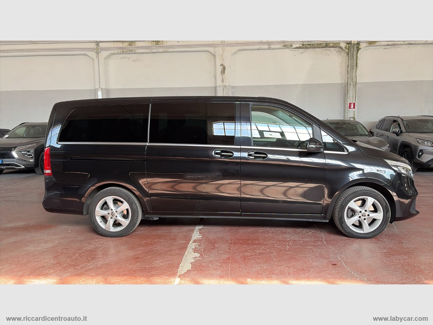 V 220 d Aut. 4Matic Sport Long - immagine 3