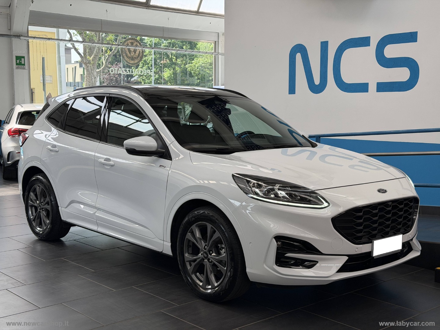 Kuga 2.5 Full Hybrid 190 CVT 2WD ST-Line - immagine 3