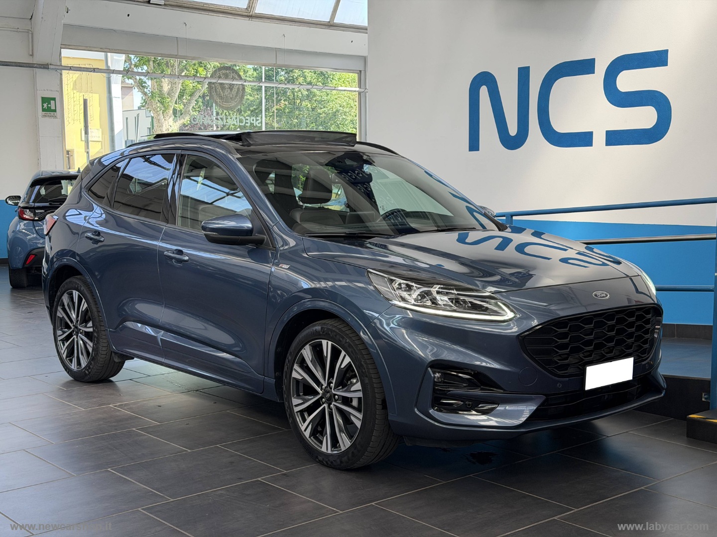Kuga 2.5 Full Hybrid 190 CVT 2WD ST-Line - immagine 3