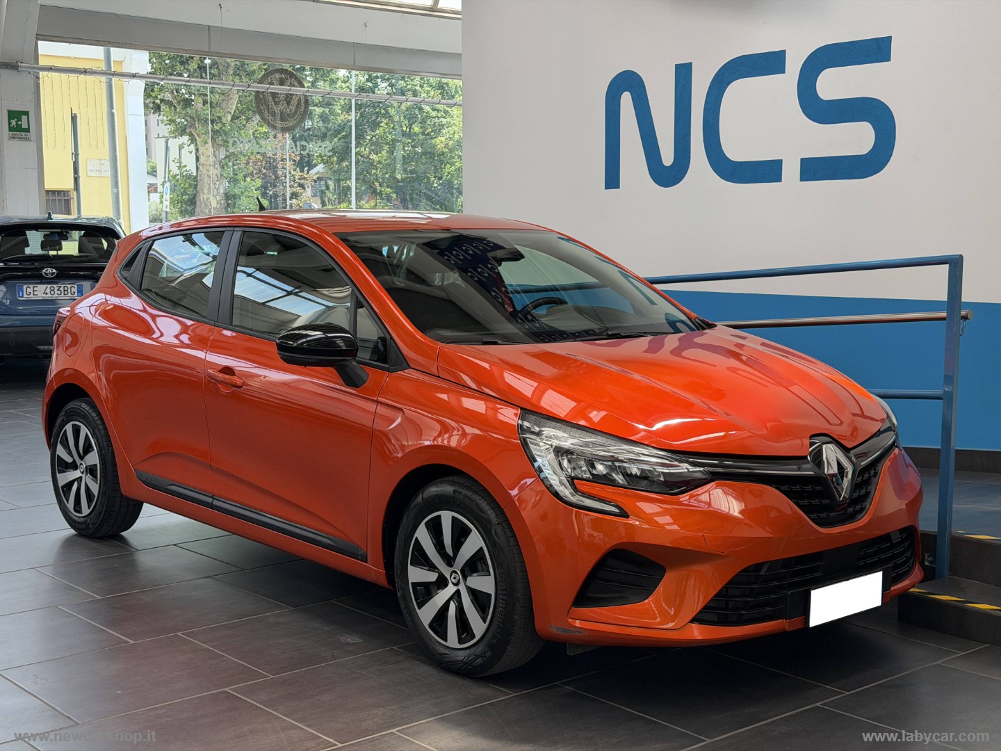 Clio SCe 65 CV 5p. Equilibre NEOPATENTATI - immagine 3