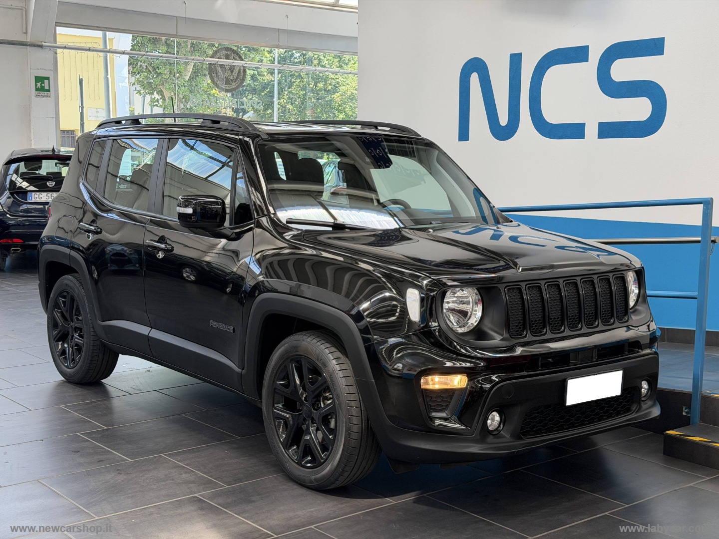 Renegade 1.5 T4 MHEV NIGHT EAGLE NEOPATENTATI - immagine 3