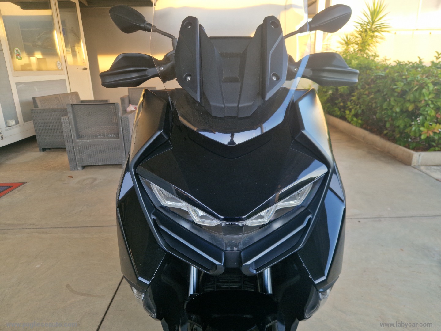 C 400 GT TRIPLE BLACK - immagine 3