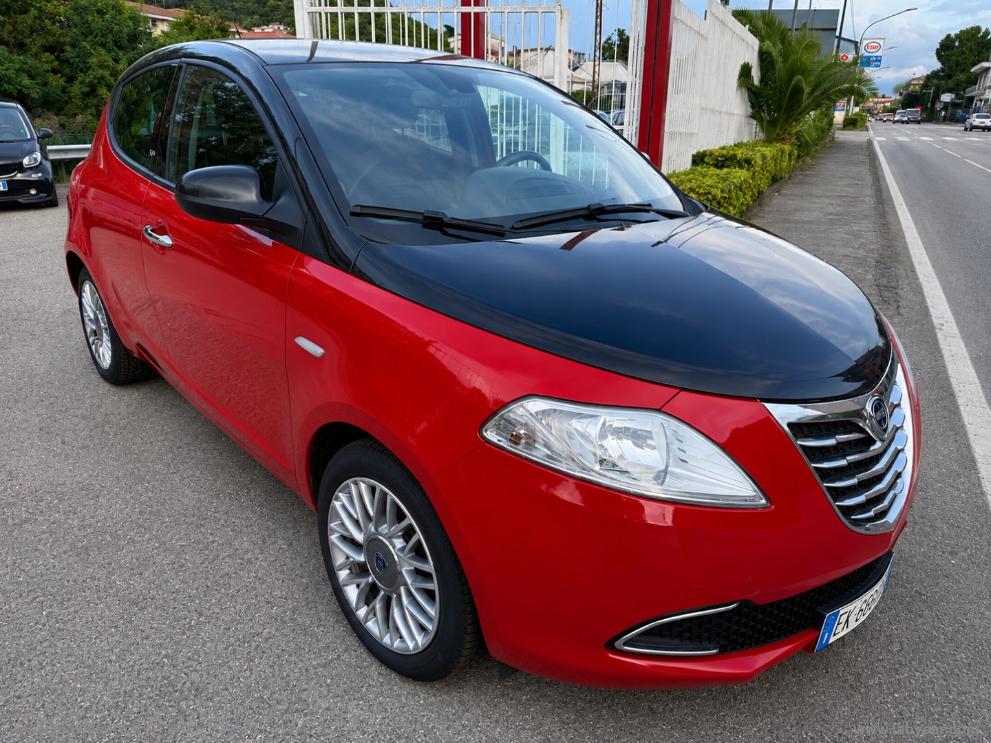Ypsilon 1.2 69 CV 5p. S&S Black&Red - immagine 3