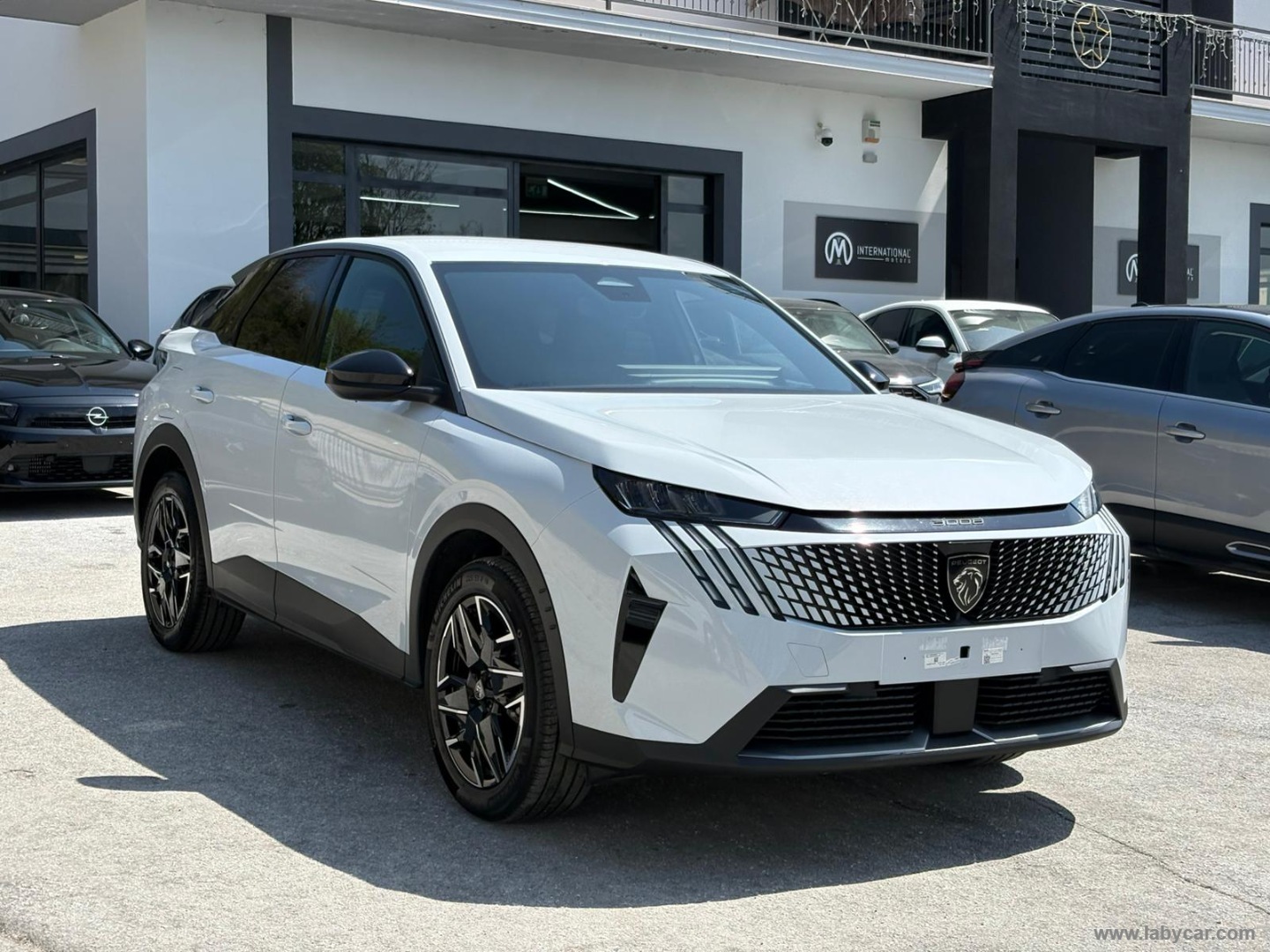 3008 Hybrid 136 e-DCS6 Allure - immagine 3