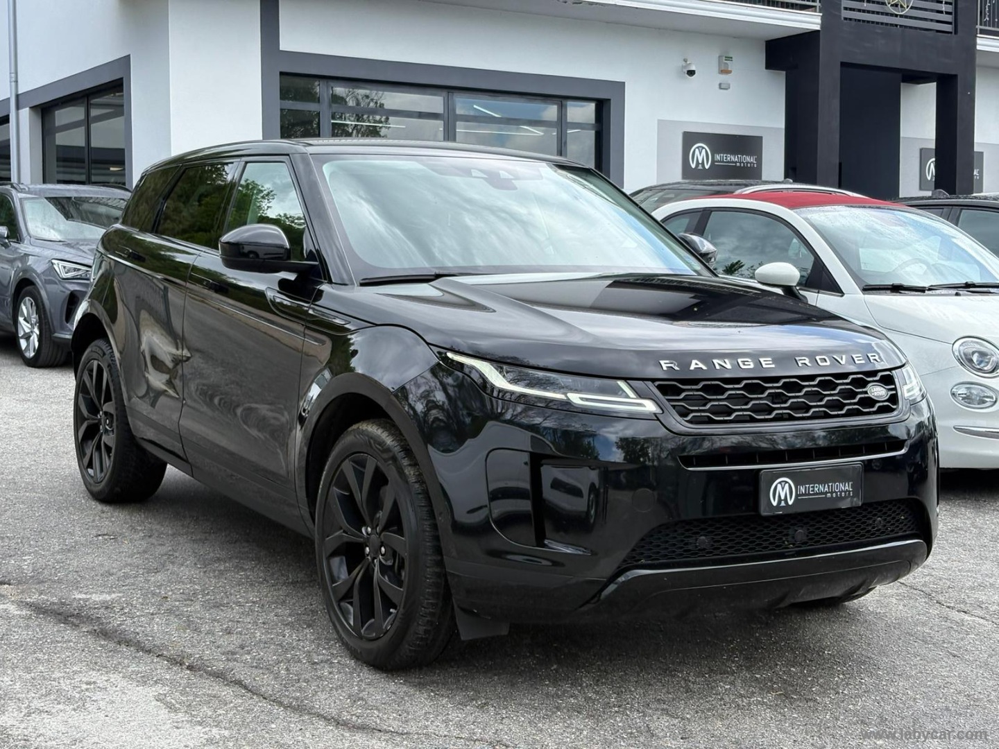 RR Evoque 2.0D L.Flw 150 AWD Auto SE - immagine 3