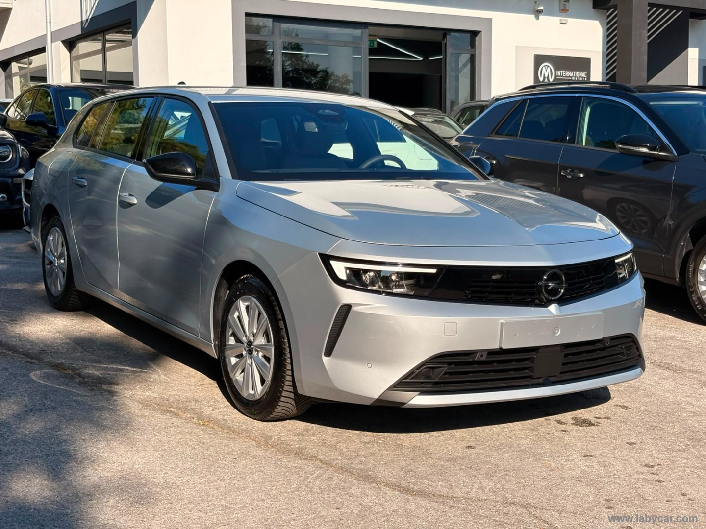 Opel Astra Hybrid 145 CV DCT6 ST Edition - Immagine 3