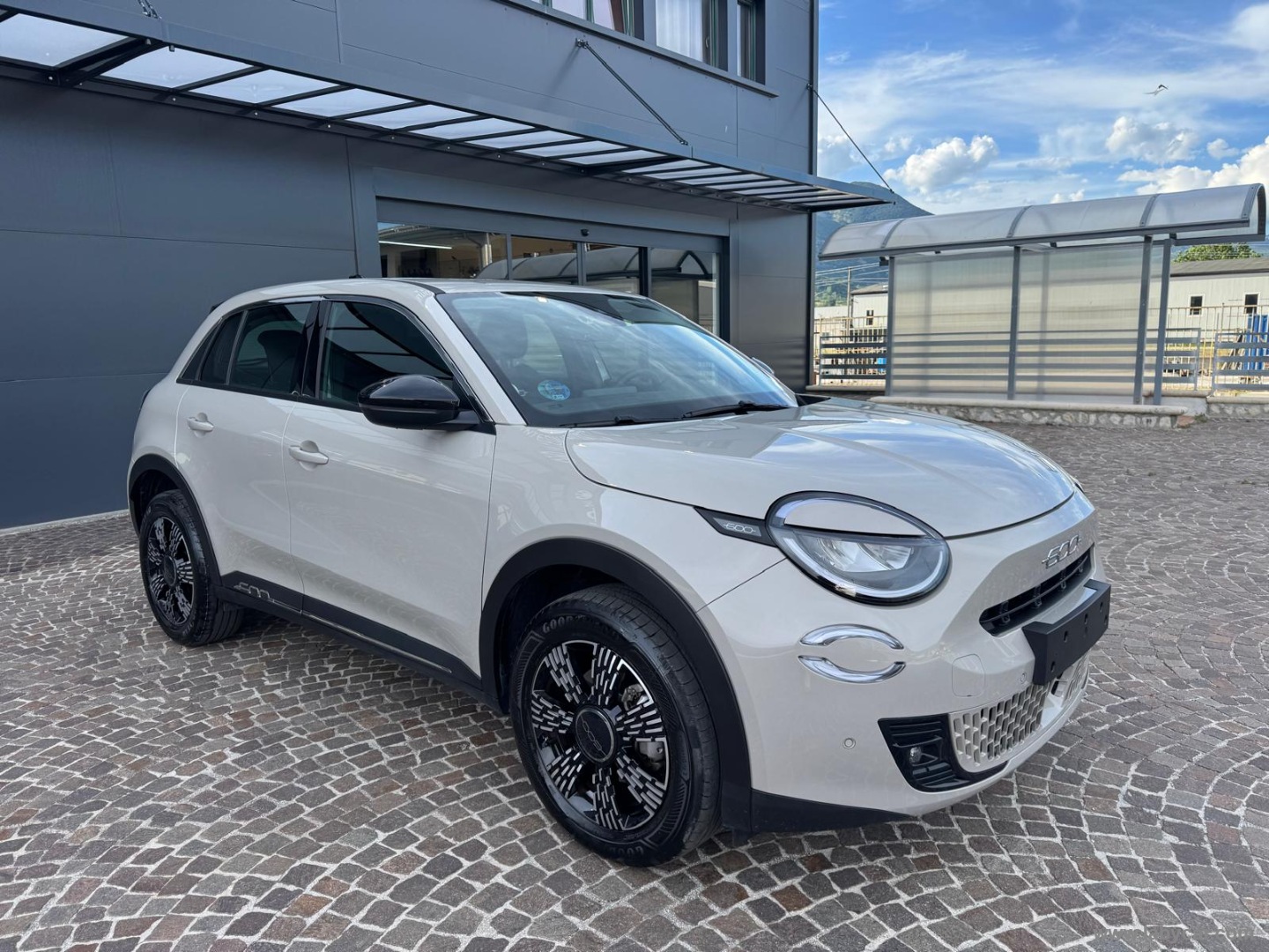 600 Hybrid 145 CV DCT MHEV Icon - immagine 3