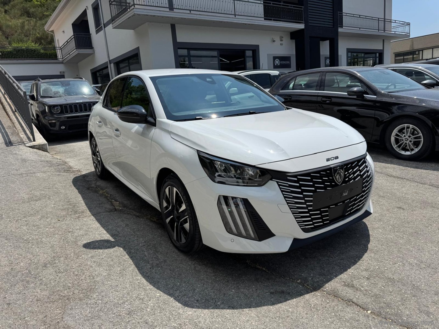 Peugeot 208 Hybrid 110 e-DCS6 Allure - Immagine 3