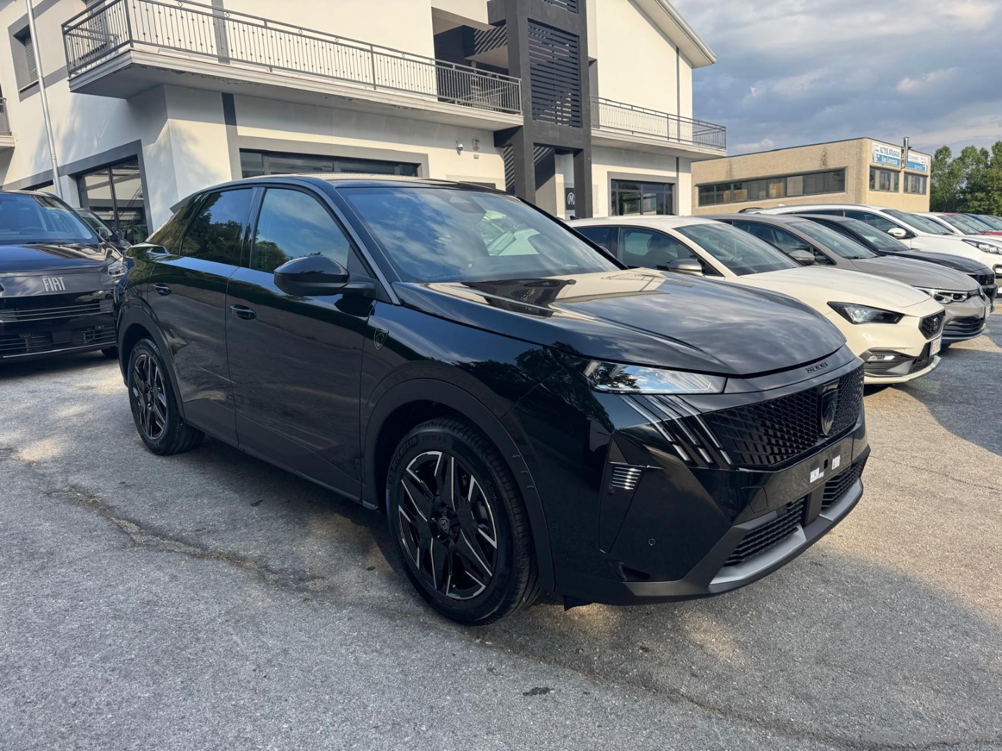 Peugeot 3008 Hybrid 145 e-DCS6 GT - Immagine 3