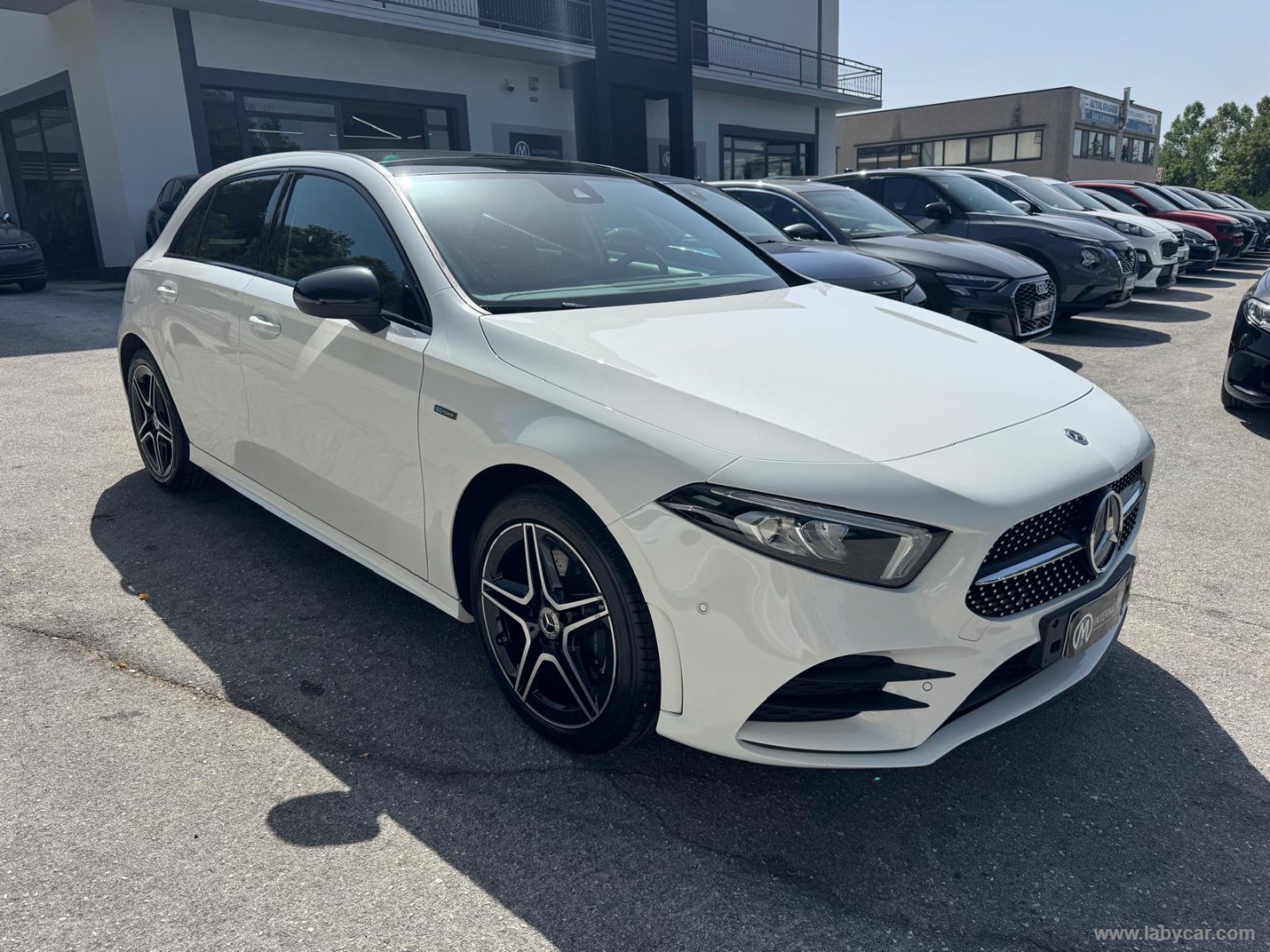 Mercedes-Benz Classe A A 250 e Automatic Plug-in hybrid Premium - Immagine 3
