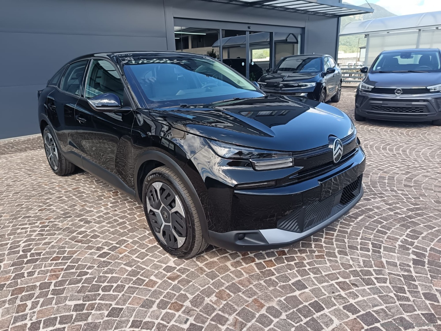Citroën C4 Hybrid 145 e-DCS6 Plus - Immagine 3