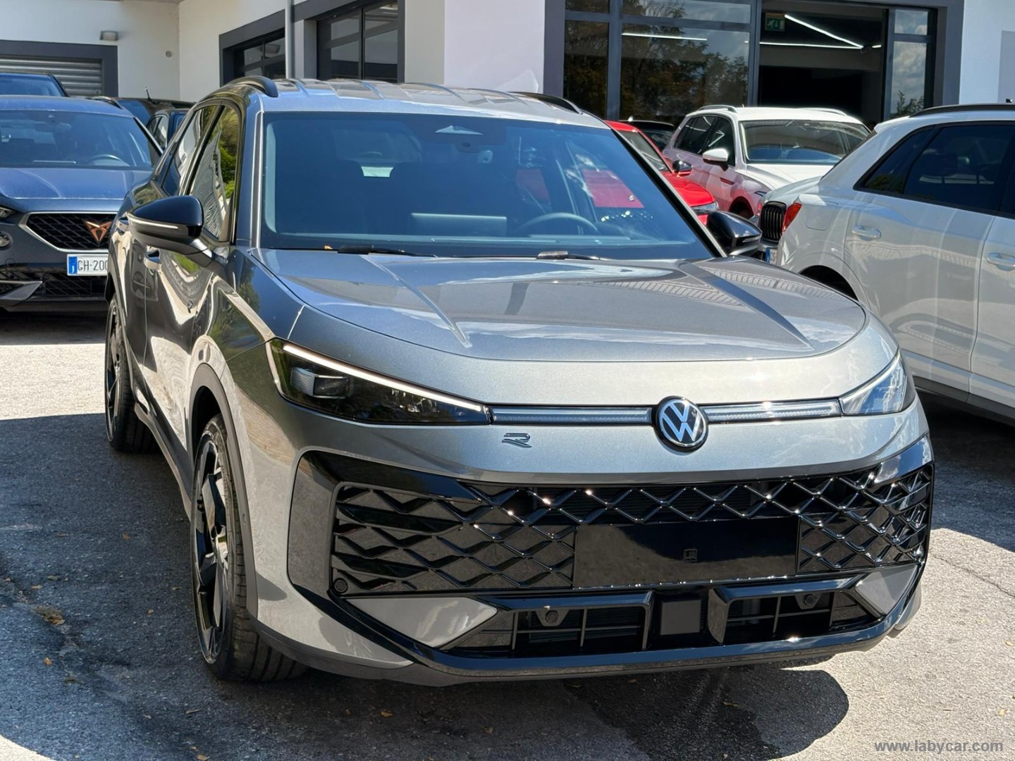 Volkswagen T-Roc 1.5 eTSI ACT 150 CV DSG R-Line - Immagine 3
