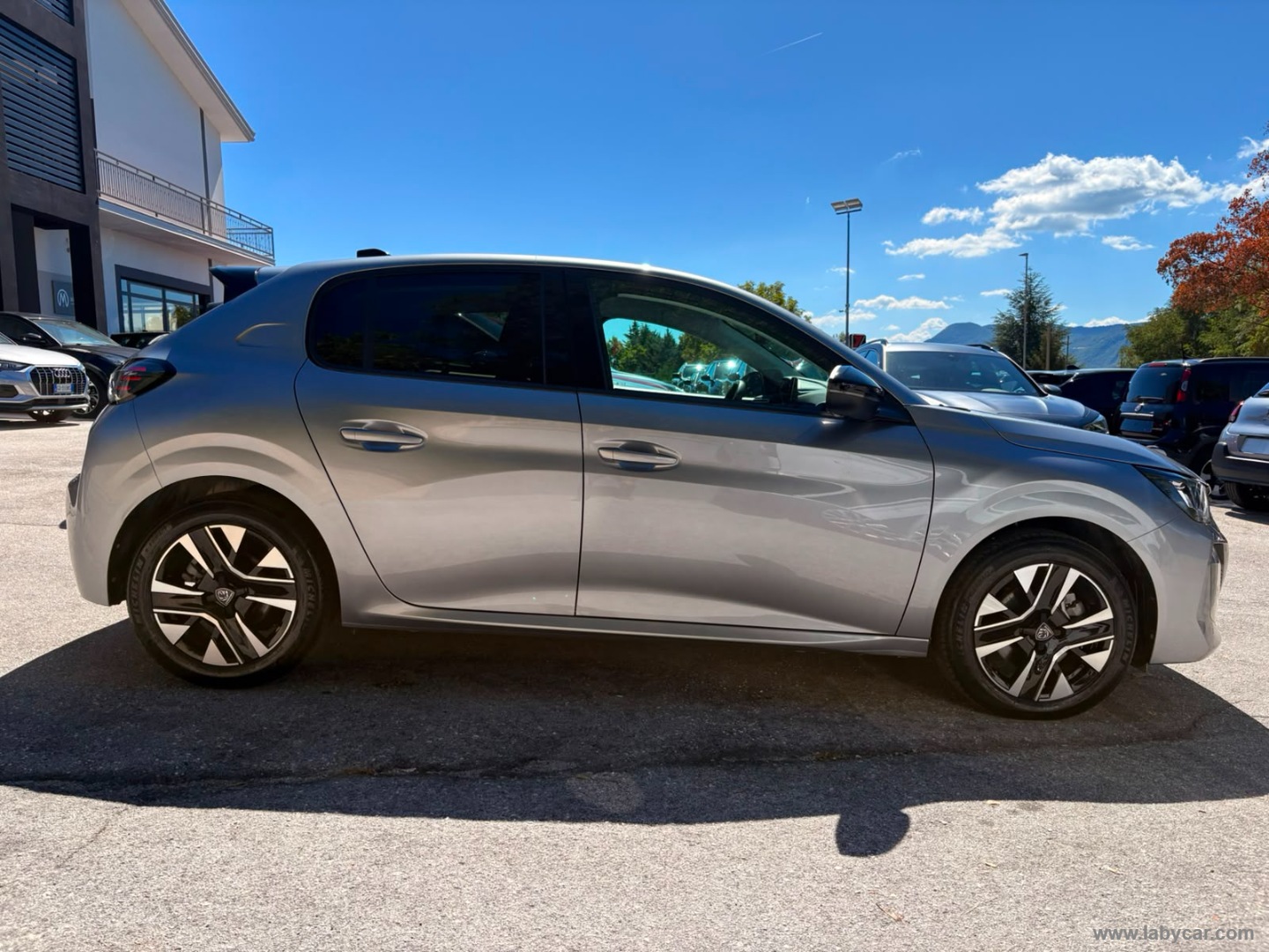 Peugeot 208 Hybrid 110 e-DCS6 Allure - Immagine 3