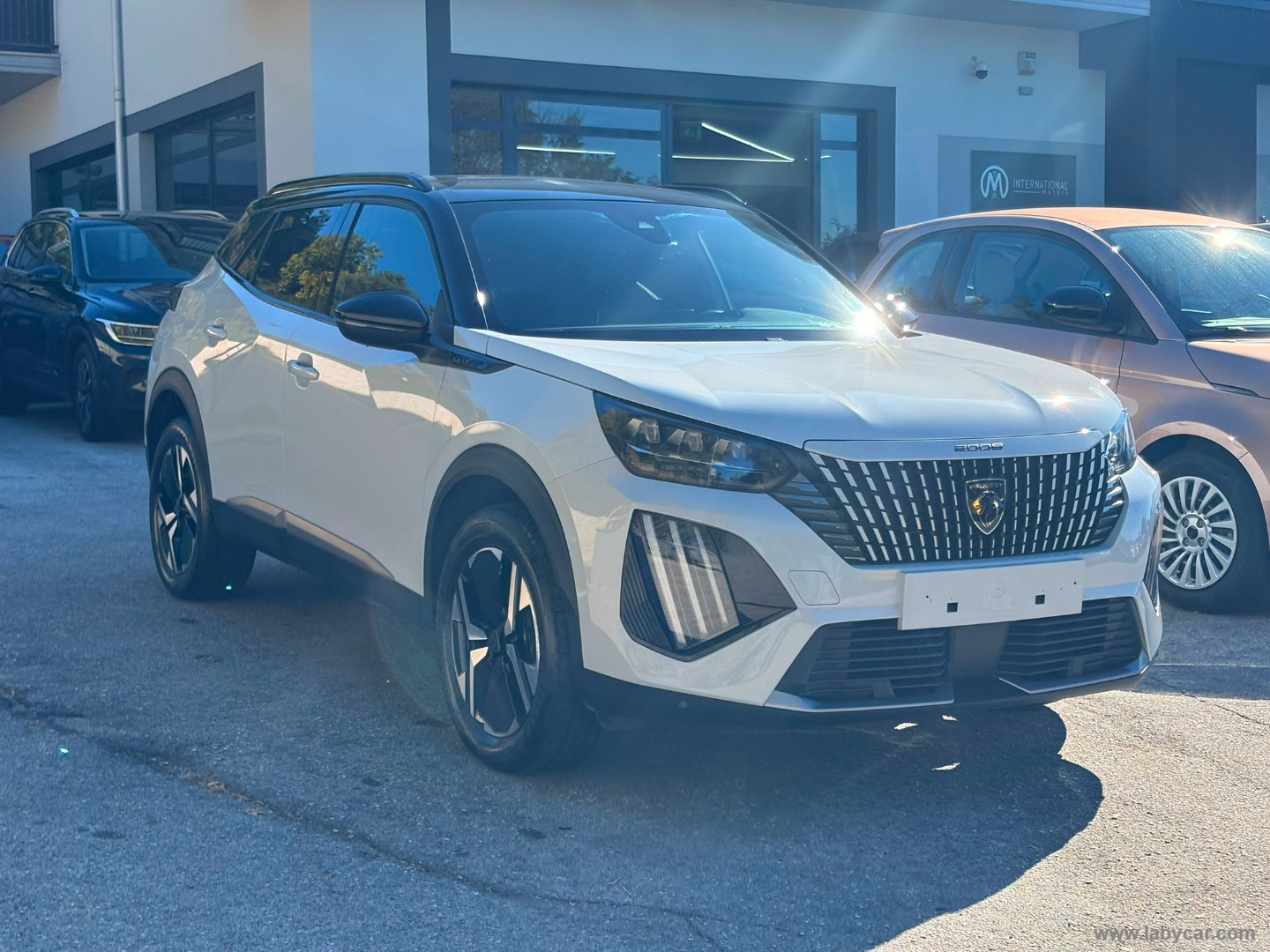 Peugeot 2008 PureTech 130 S&S EAT8 GT - Immagine 3