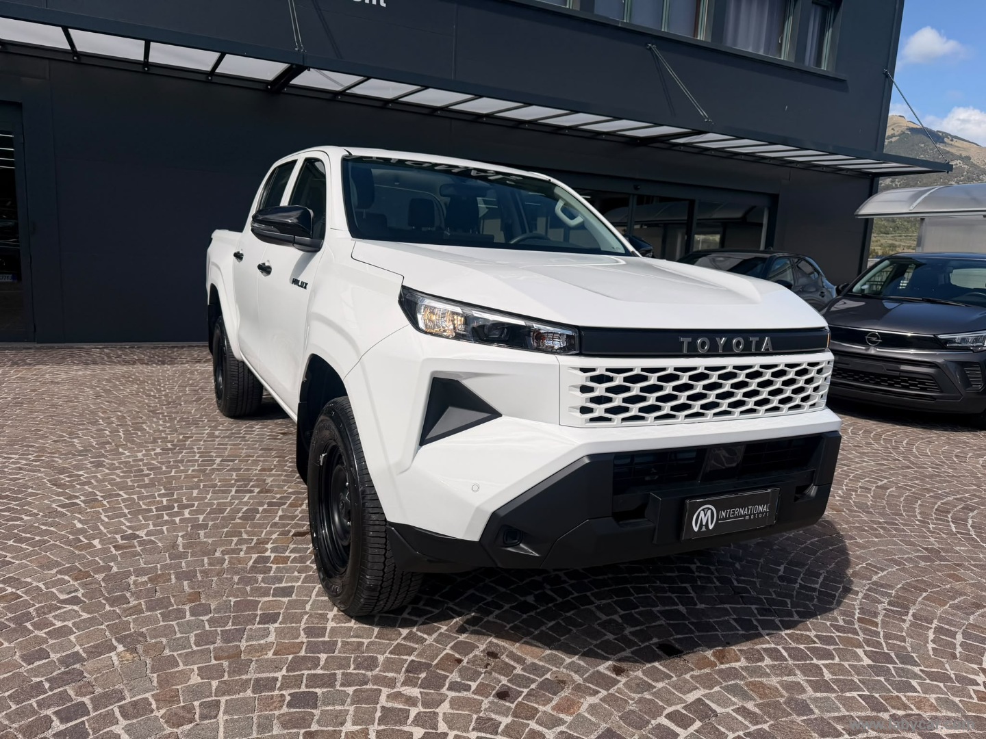 Toyota Hilux 2.8 D-4D 48V A/T 4WD DC Hilux - Immagine 3
