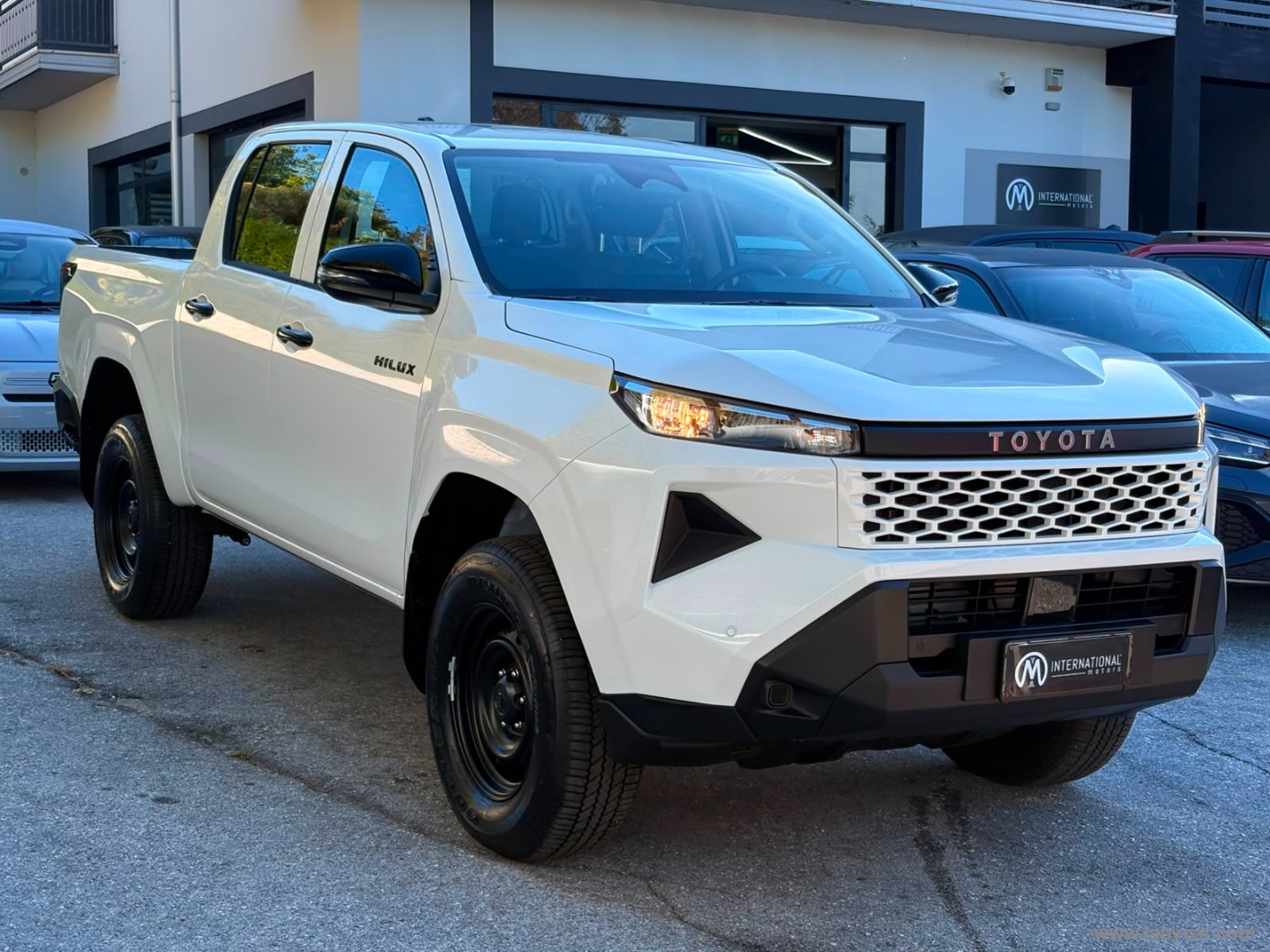 Toyota Hilux 2.8 D-4D 48V A/T 4WD DC Hilux - Immagine 3