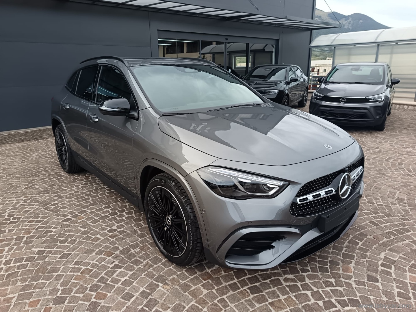 Mercedes-Benz Classe GLA GLA 200 d Automatic AMG Line Extra - Immagine 3