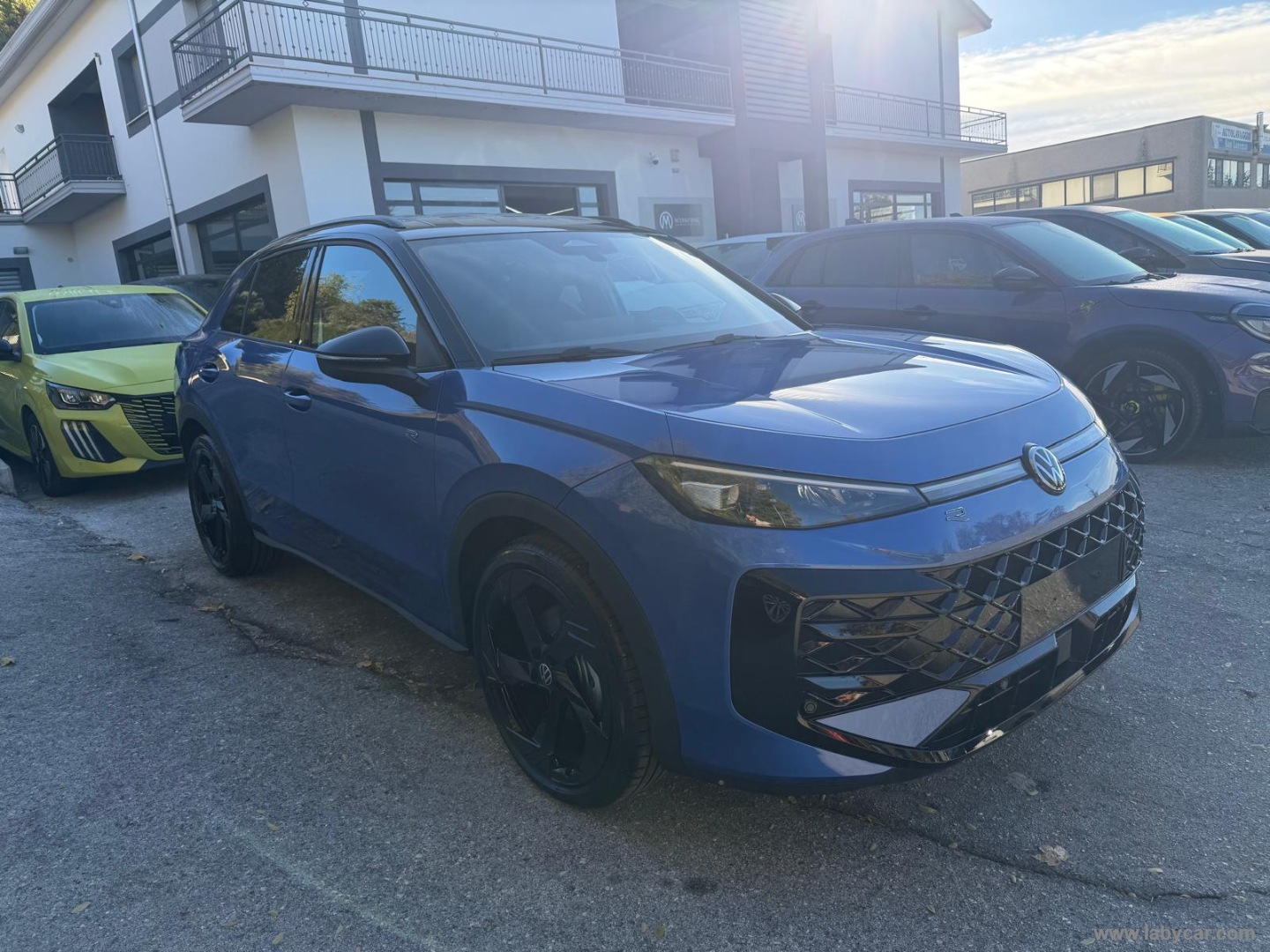 Volkswagen T-Roc 1.5 eTSI ACT 150 CV DSG R-Line - Immagine 3