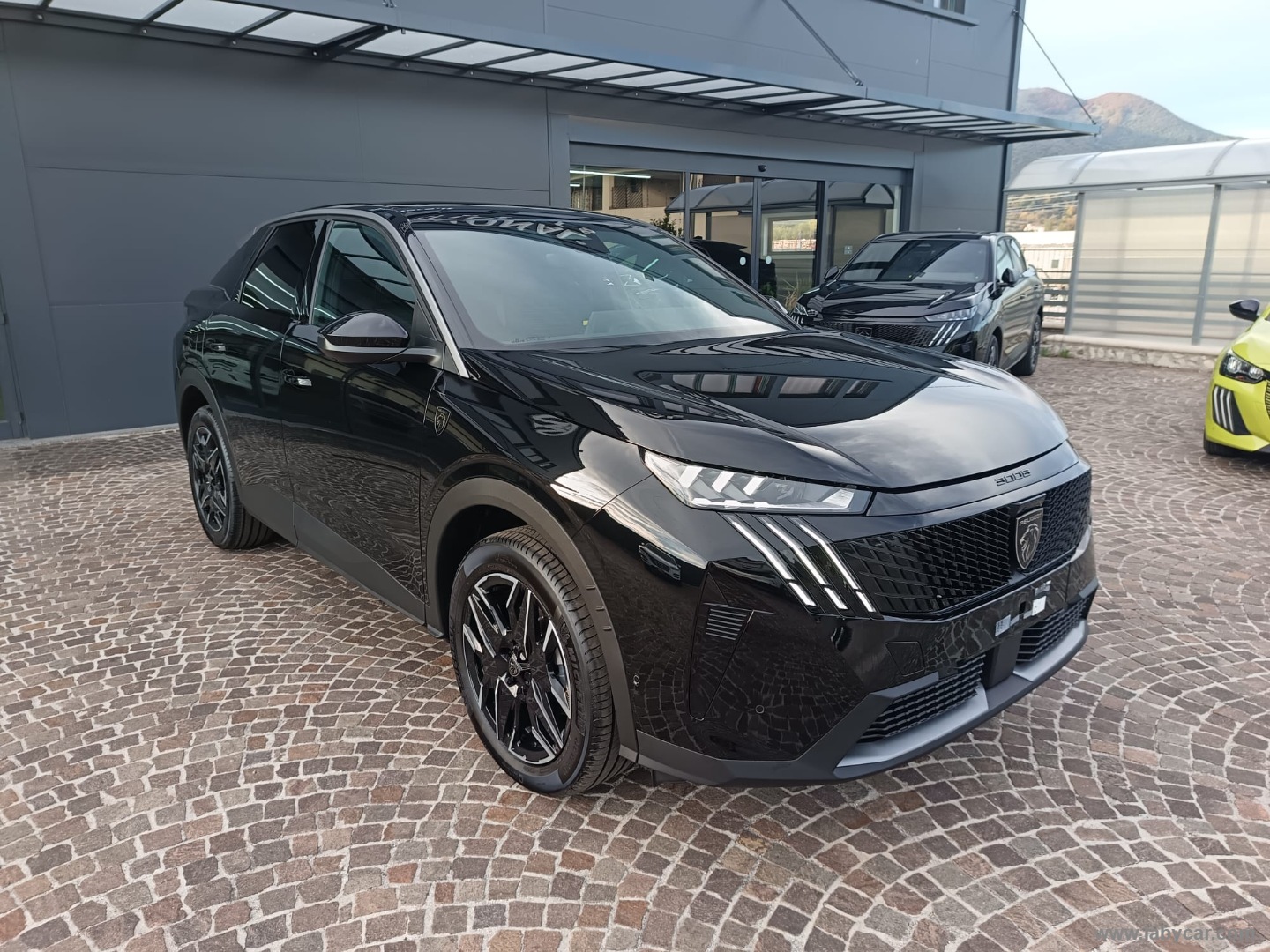 Peugeot 3008 Hybrid 145 e-DCS6 GT - Immagine 3