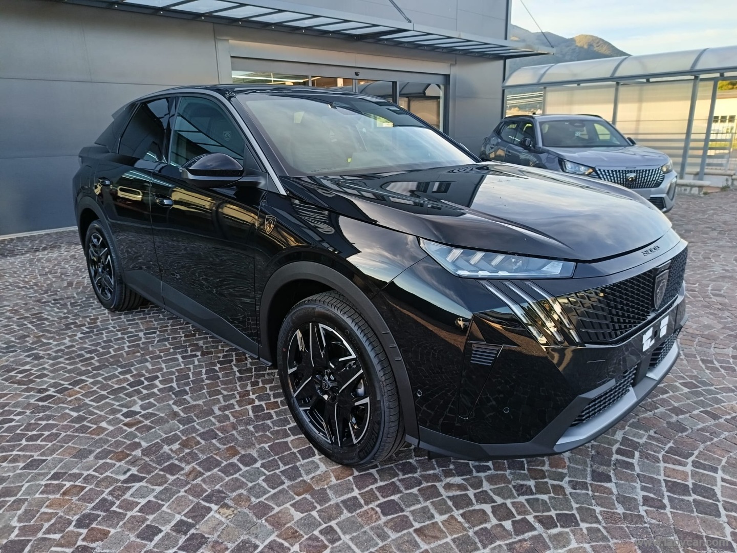 Peugeot 3008 Hybrid 145 e-DCS6 GT - Immagine 3