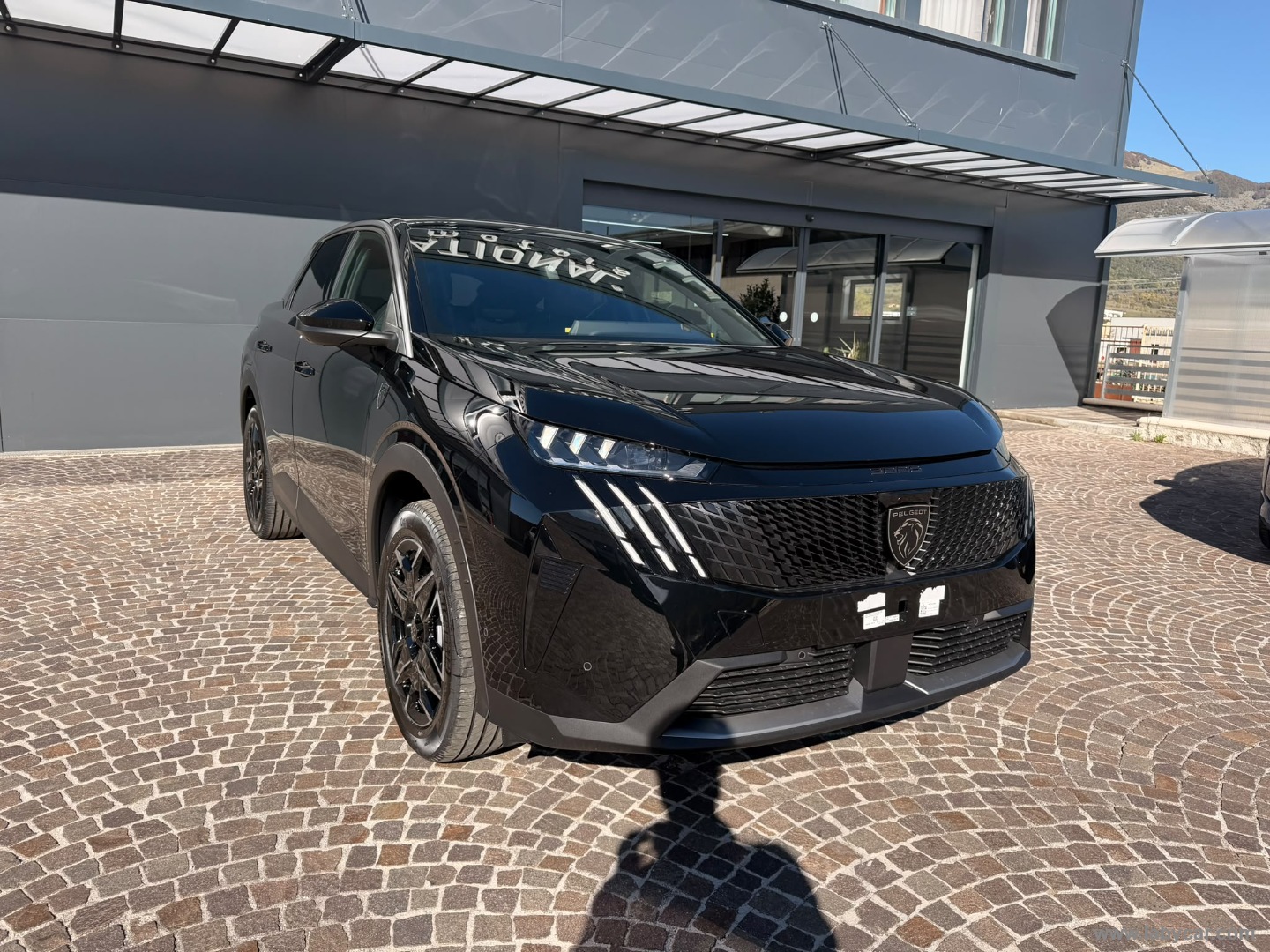 3008 Hybrid 145 e-DCS6 GT - immagine 3