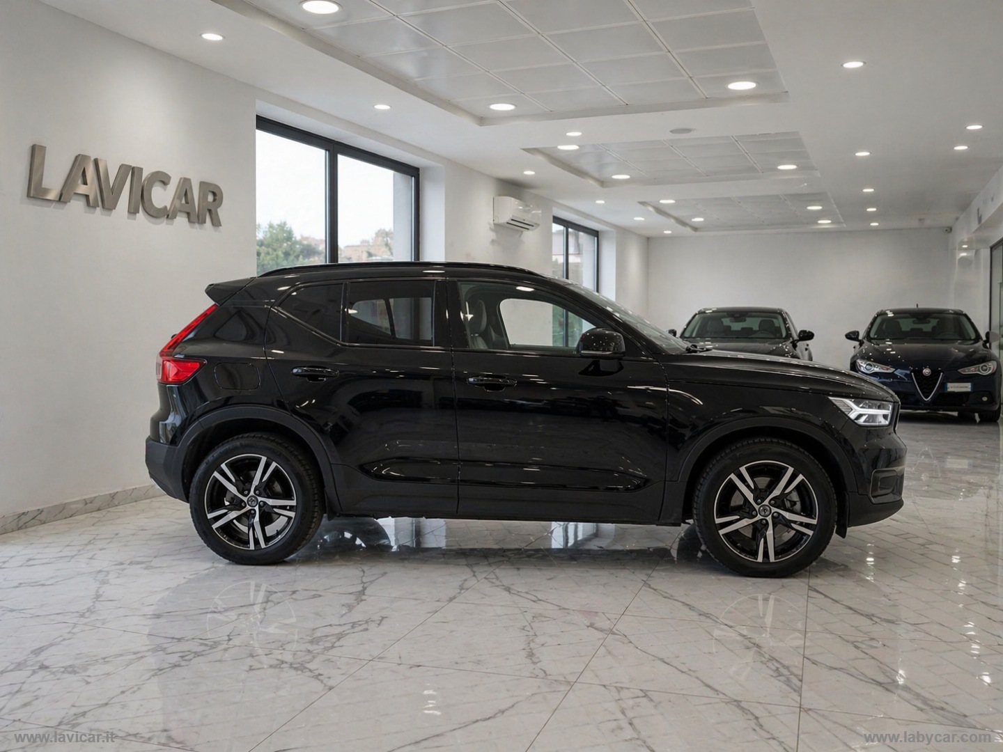 XC40 D3 AWD Geartronic R-design - immagine 3