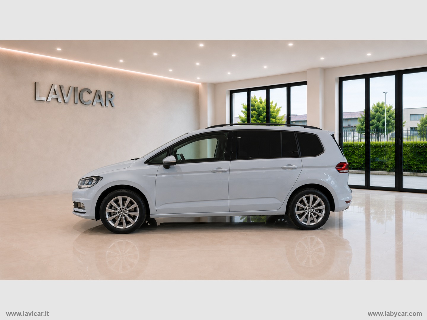 Touran 1.6 TDI 115 CV DSG Executive BMT - immagine 3