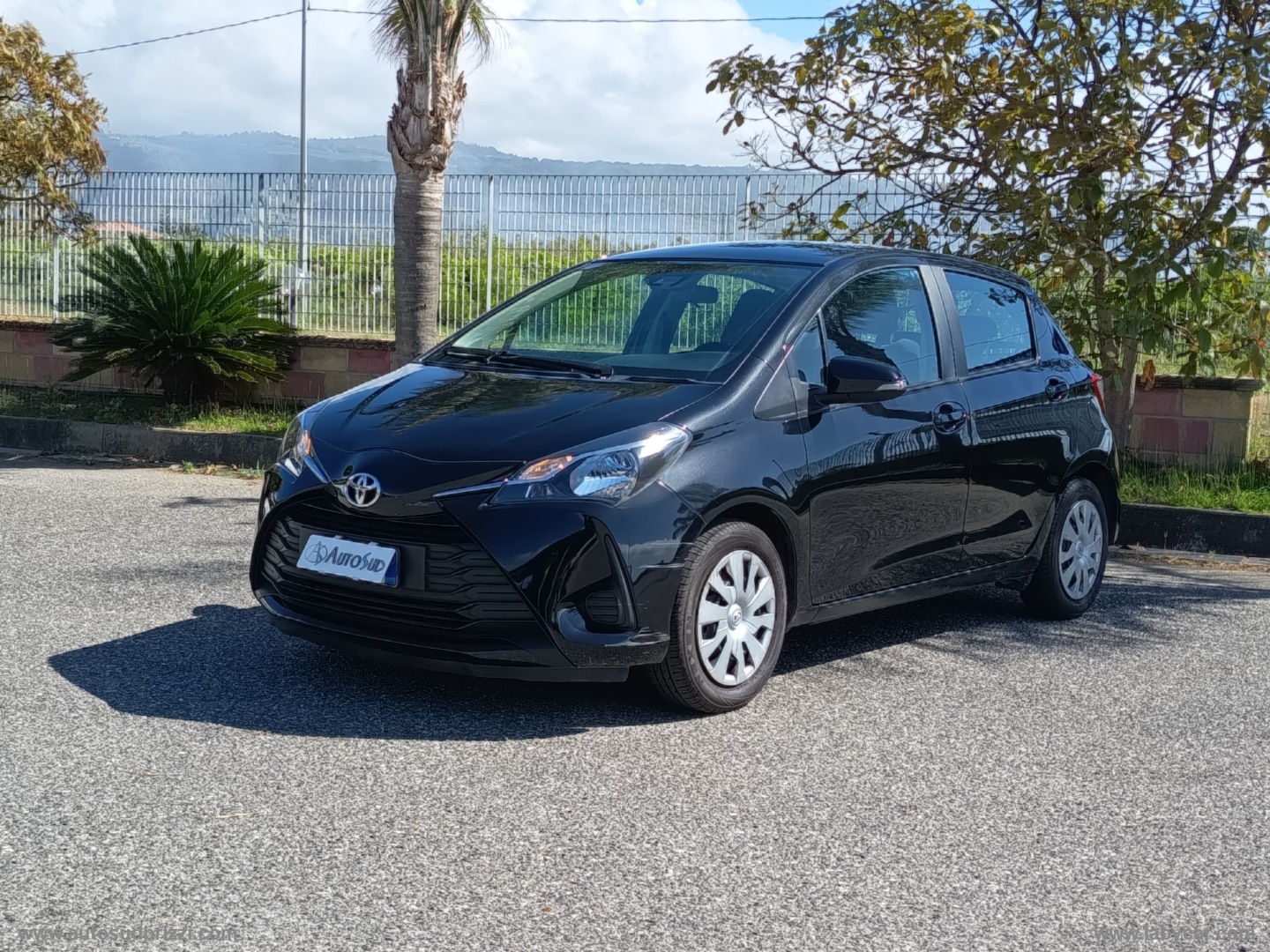 Yaris 1.0 72 CV 5p. Cool SOLO 29.000 KM - immagine 3