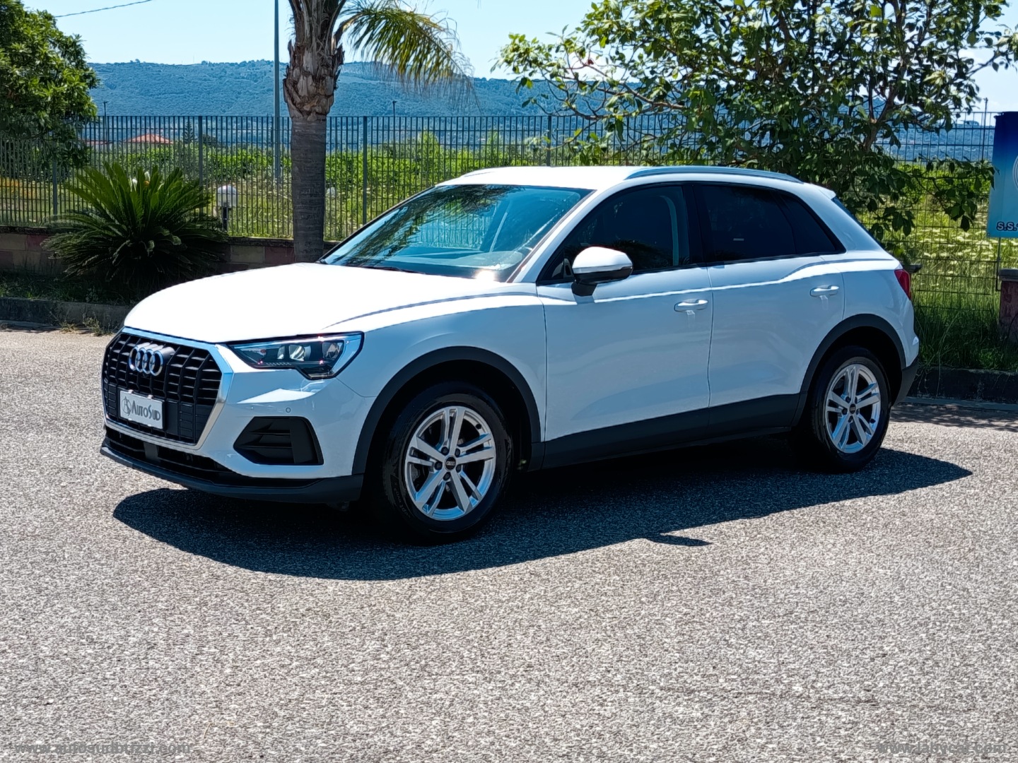 Q3 35 TDI S tronic Business - immagine 3