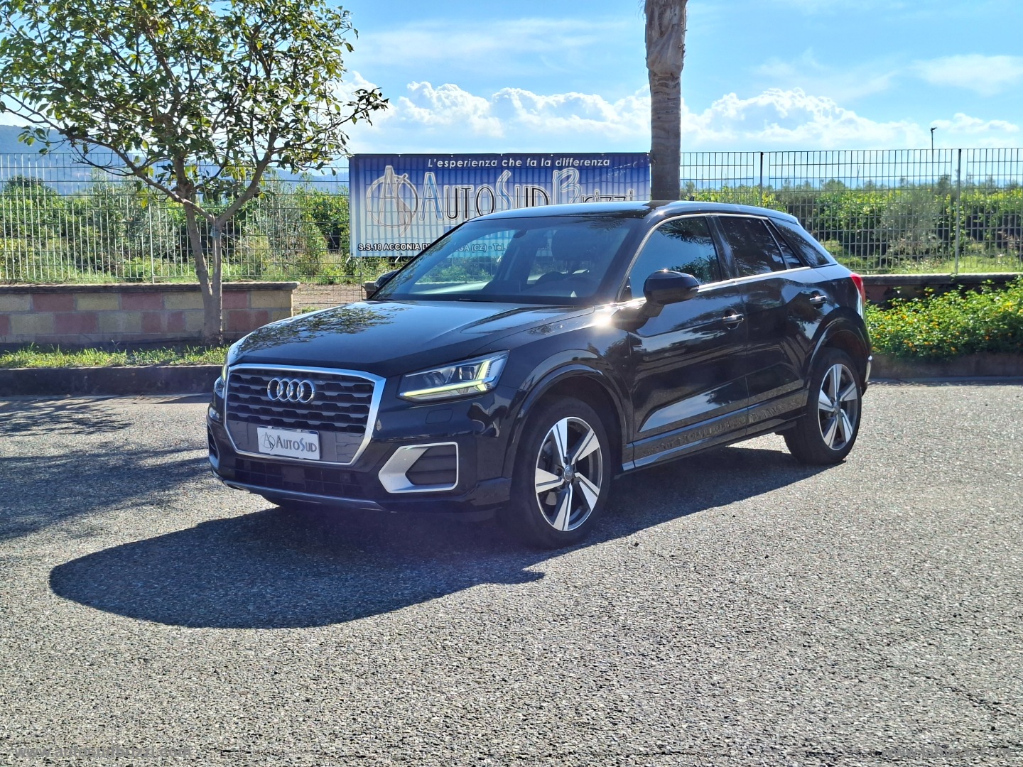 Q2 30 TDI S tronic Identity Black - immagine 3