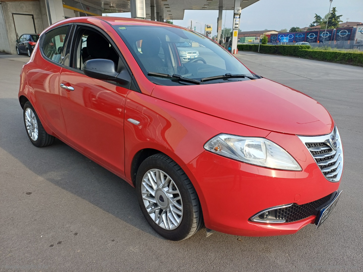 Ypsilon 0.9 T.Air 85 CV 5p. S&S Gold - immagine 3
