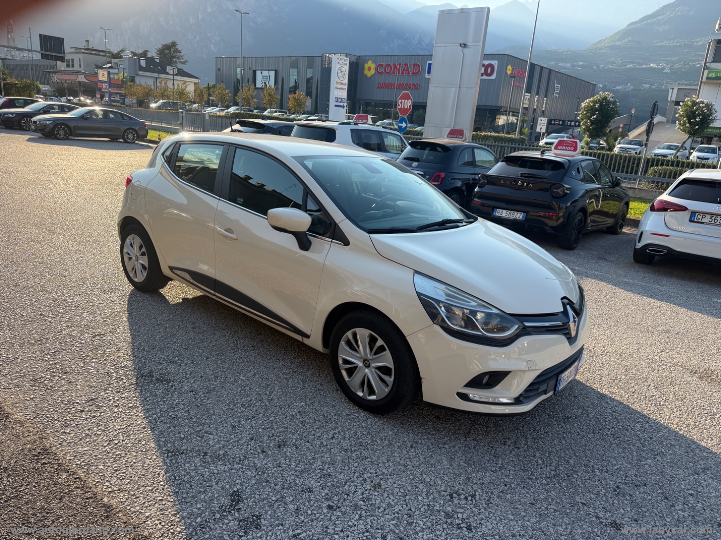 Clio 1.2 75 CV 5p. Life - immagine 3