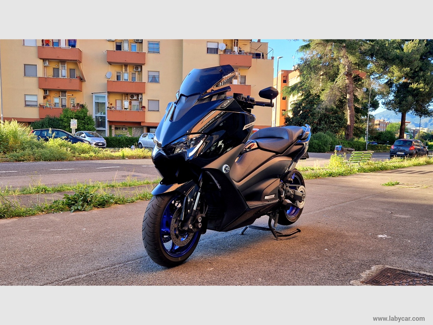 T Max 560 - immagine 3