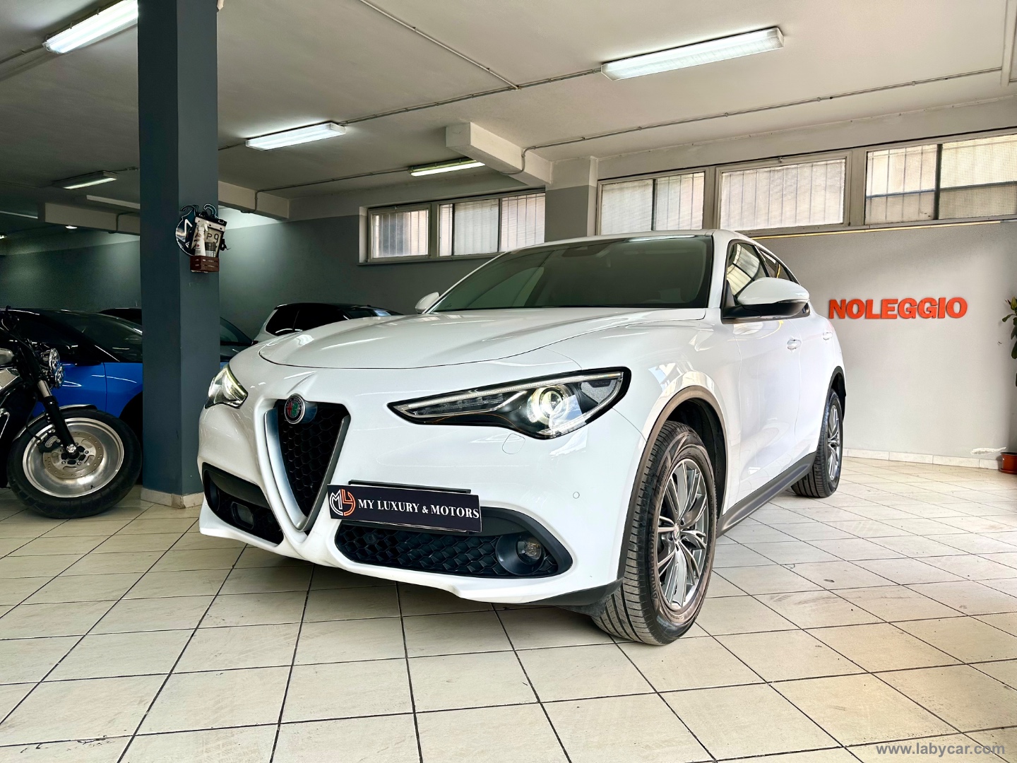 Stelvio 2.2 T.diesel 210 CV AT8 Q4 Exec. - immagine 3