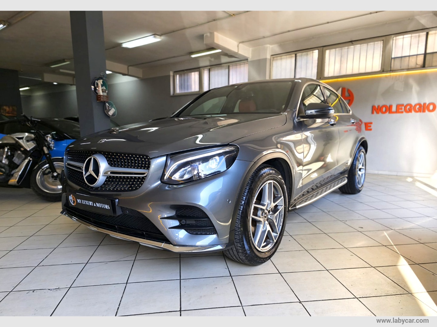 GLC 250 4Matic Coupé Premium AMG - immagine 3