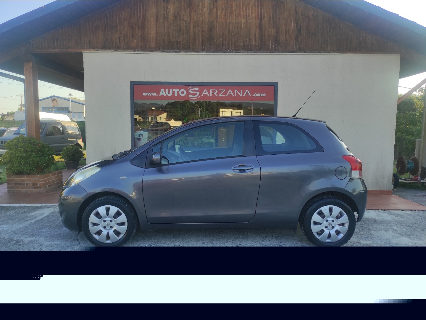 Yaris 1.0 3p. Luxury pack - immagine 3