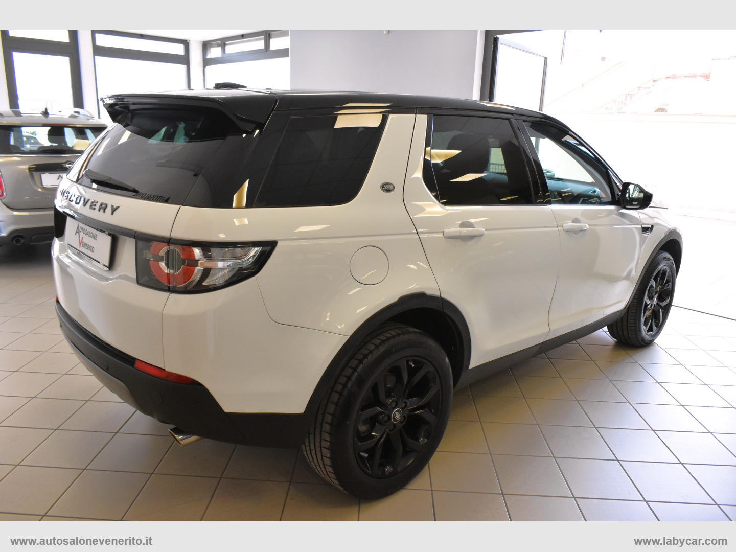 Discovery Sport 2.2 TD4 SE - immagine 3