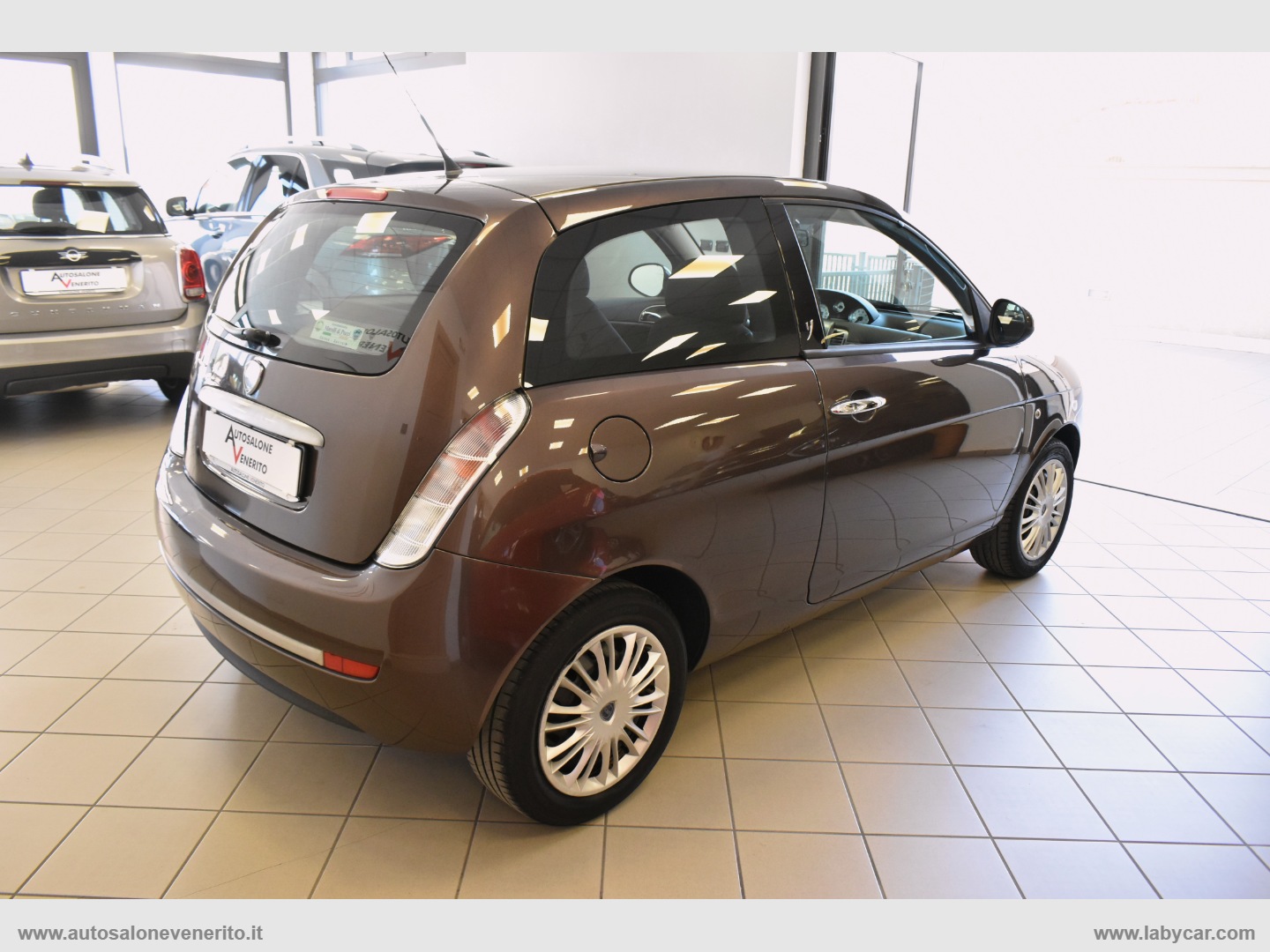 Ypsilon 1.2 Versus - immagine 3