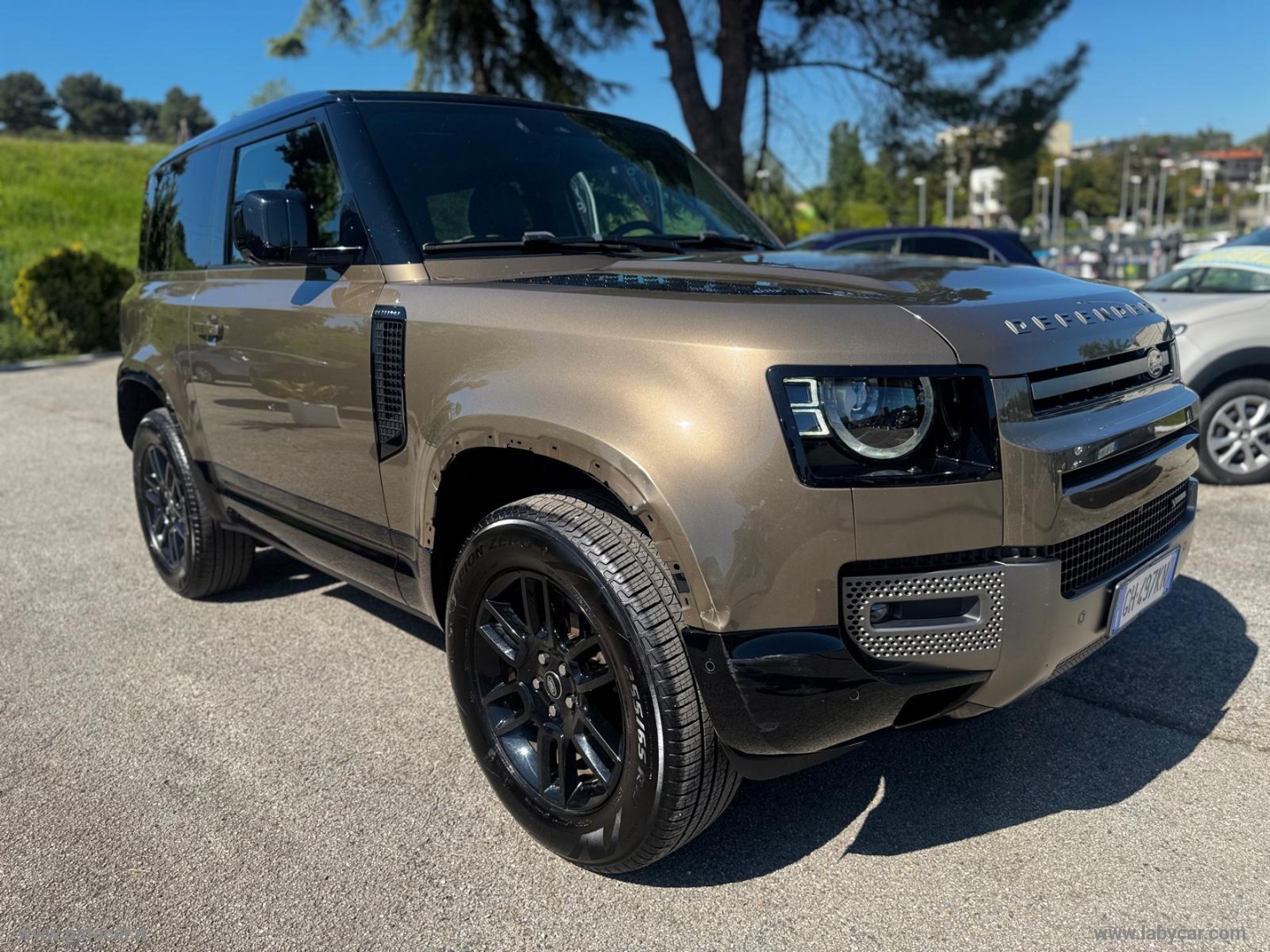 Defender 90 3.0D I6 200 CV X-Dynamic S - immagine 3