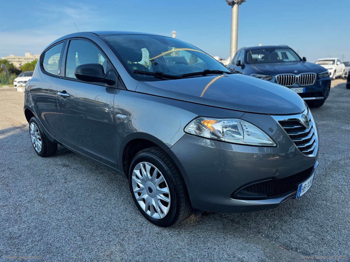 Ypsilon 0.9 T.Air 85CV 5p.Met.Ec.Elef. - immagine 3