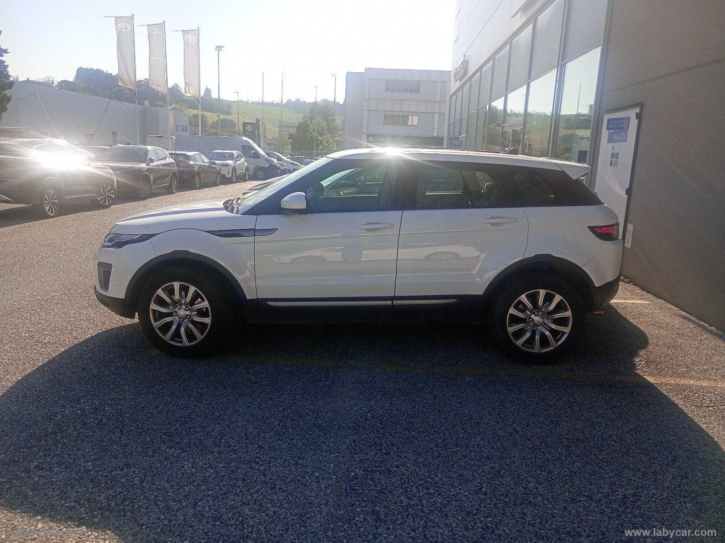 RR Evoque 2.0 TD4 150 CV 5p. Pure - immagine 3
