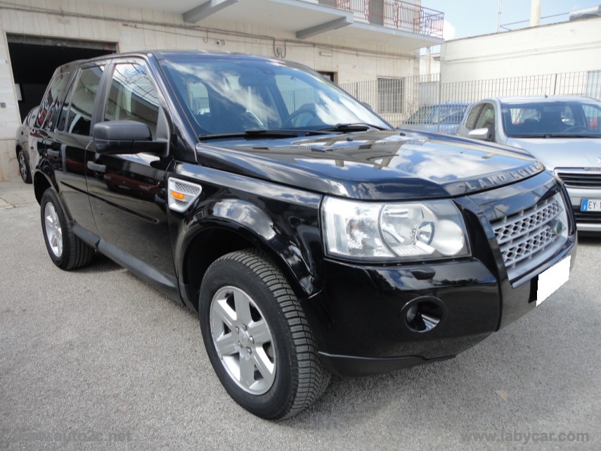 Freelander 2.2 TD4 S.W. SE - immagine 3