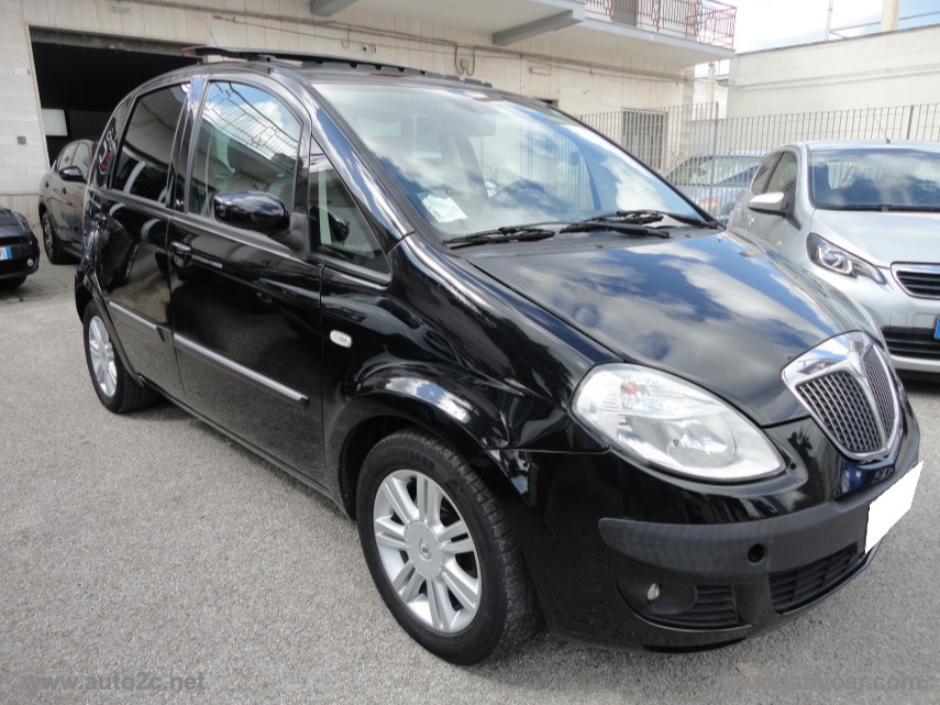 Musa 1.3 MJT 16V 90 CV Platino Plus - immagine 3