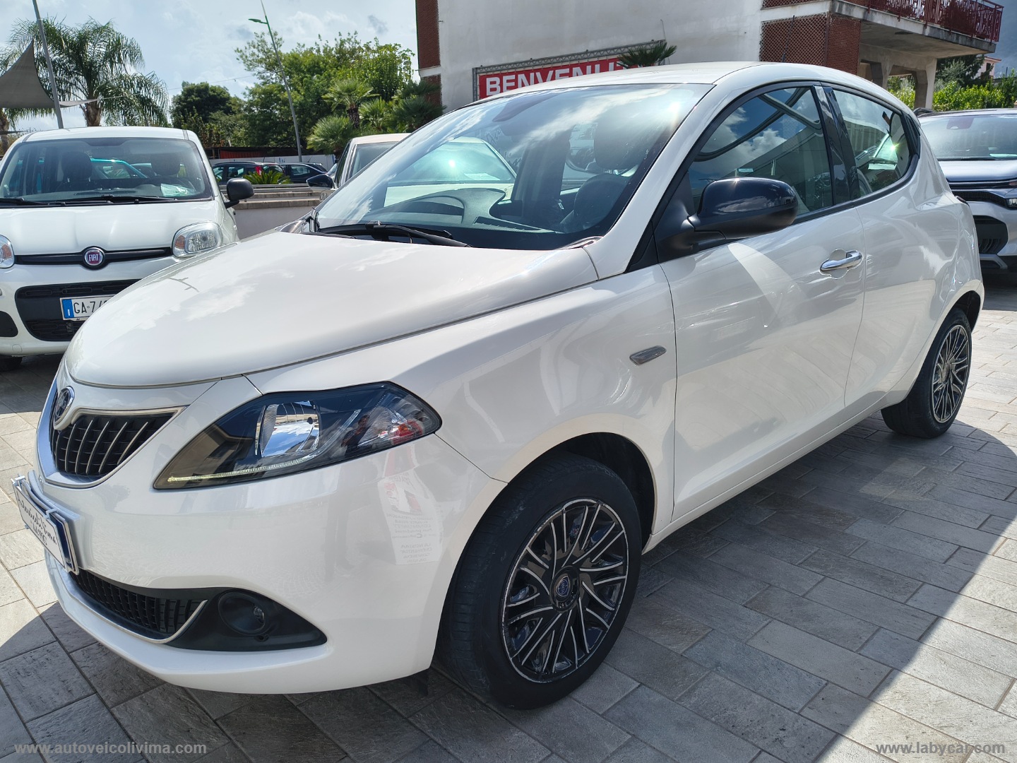 Ypsilon 1.0 FireFly 5p.S&S Hybryd Gold - immagine 3