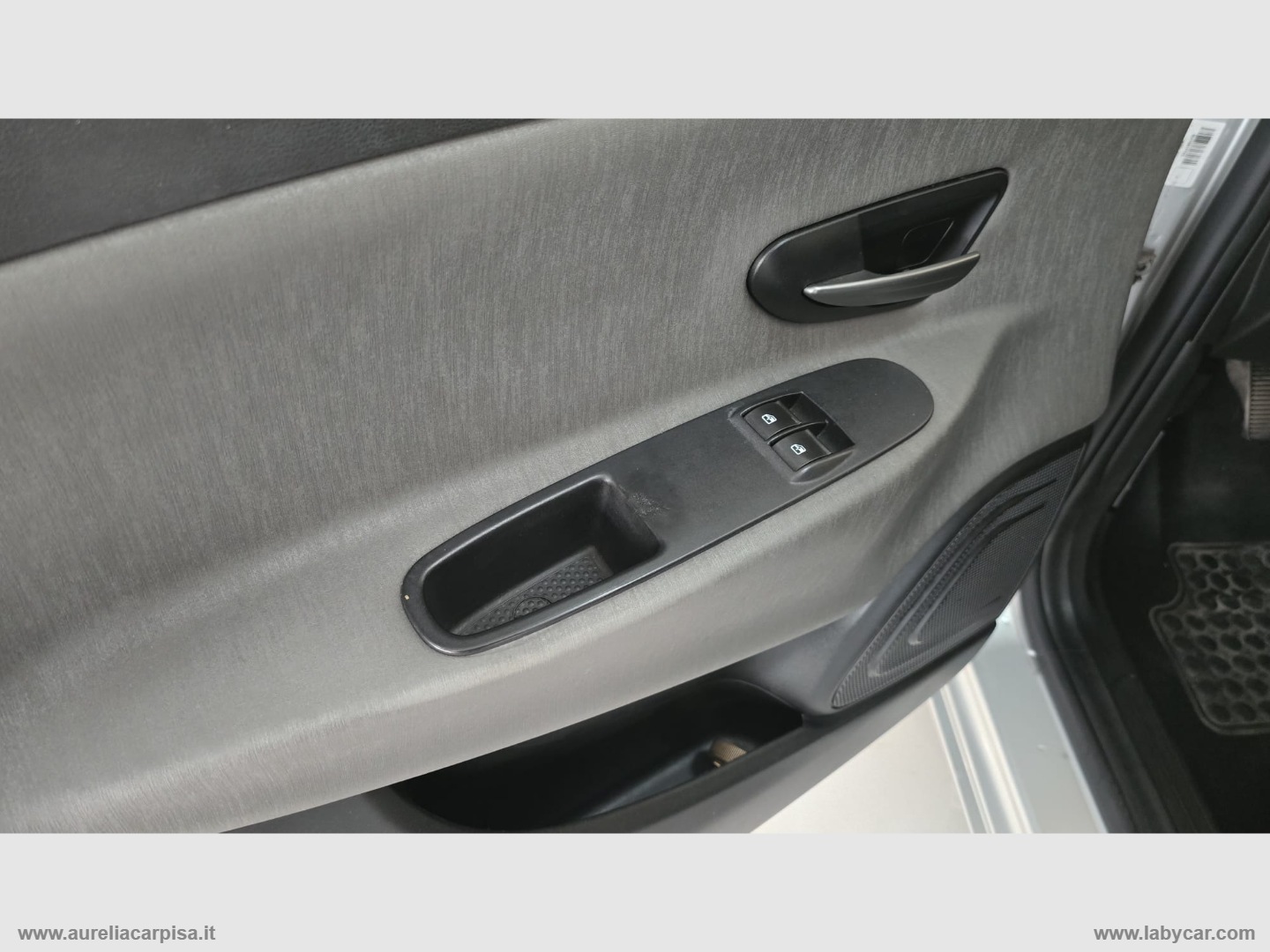 Ypsilon 1.2 69 CV 5p. GPL Ecochic Silver - immagine 3