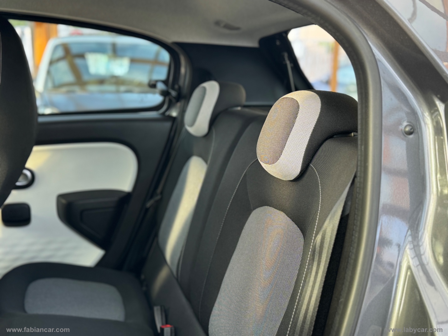 Twingo 1.0 SCE LIMITED - immagine 3