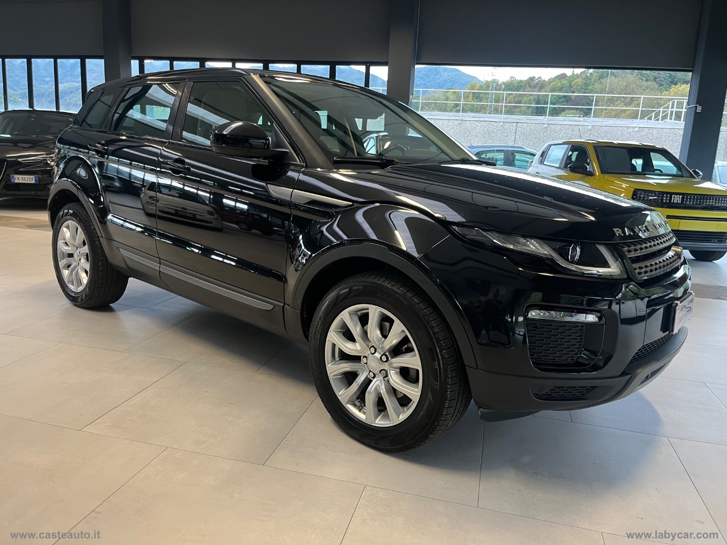 RR Evoque 2.0 TD4 150 CV 5p. Bs Ed. SE AUTOCARRO - immagine 3